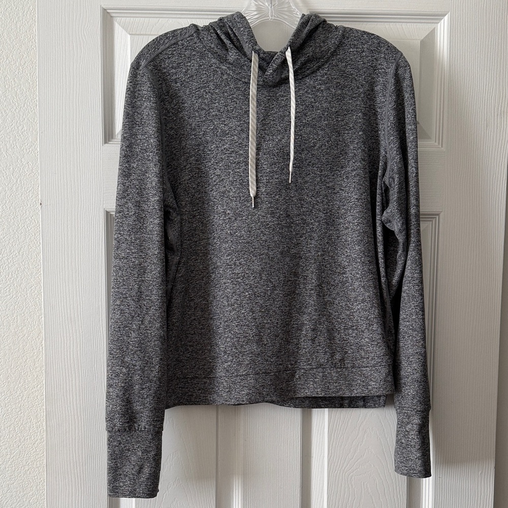 Vuori Halo Essential Hoodie in Heathered Grey
